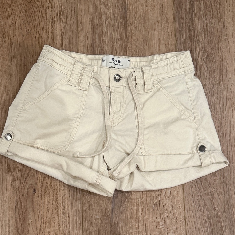 Hollister Women’s Low-Rise Classic Short